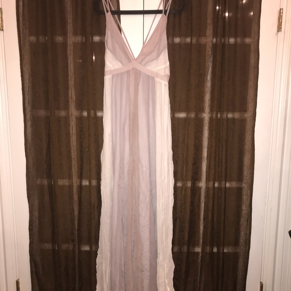 Stunning maxi dress with strappy back